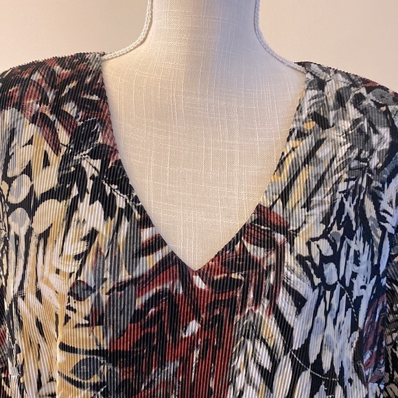 Connected Apparel floral crinkle tiered pleated sheath dress, plus size 20W - Picture 6 of 15